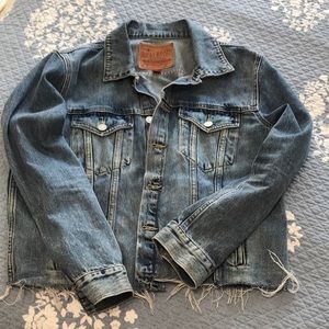 Lucky brand denim jacket. Size large. EUC
